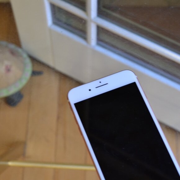 Iphone 7+ For parts only - Picture 3 of 12